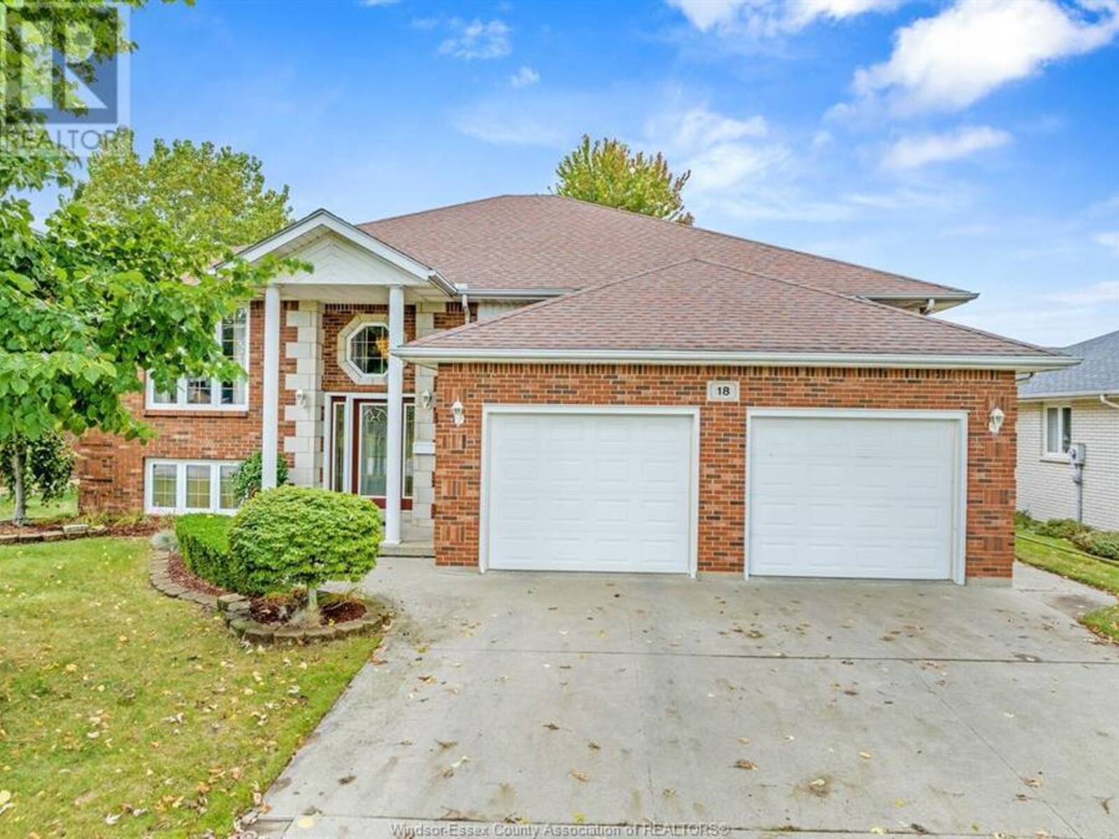 18 SHAWNEE COURT, Leamington, Ontario N8H 5A8