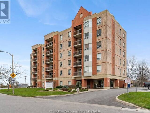 99 Robson ROAD Unit# 202 Leamington Ontario, N8H 2M8 - 2 Bedrooms Waterfront Condo For Sale