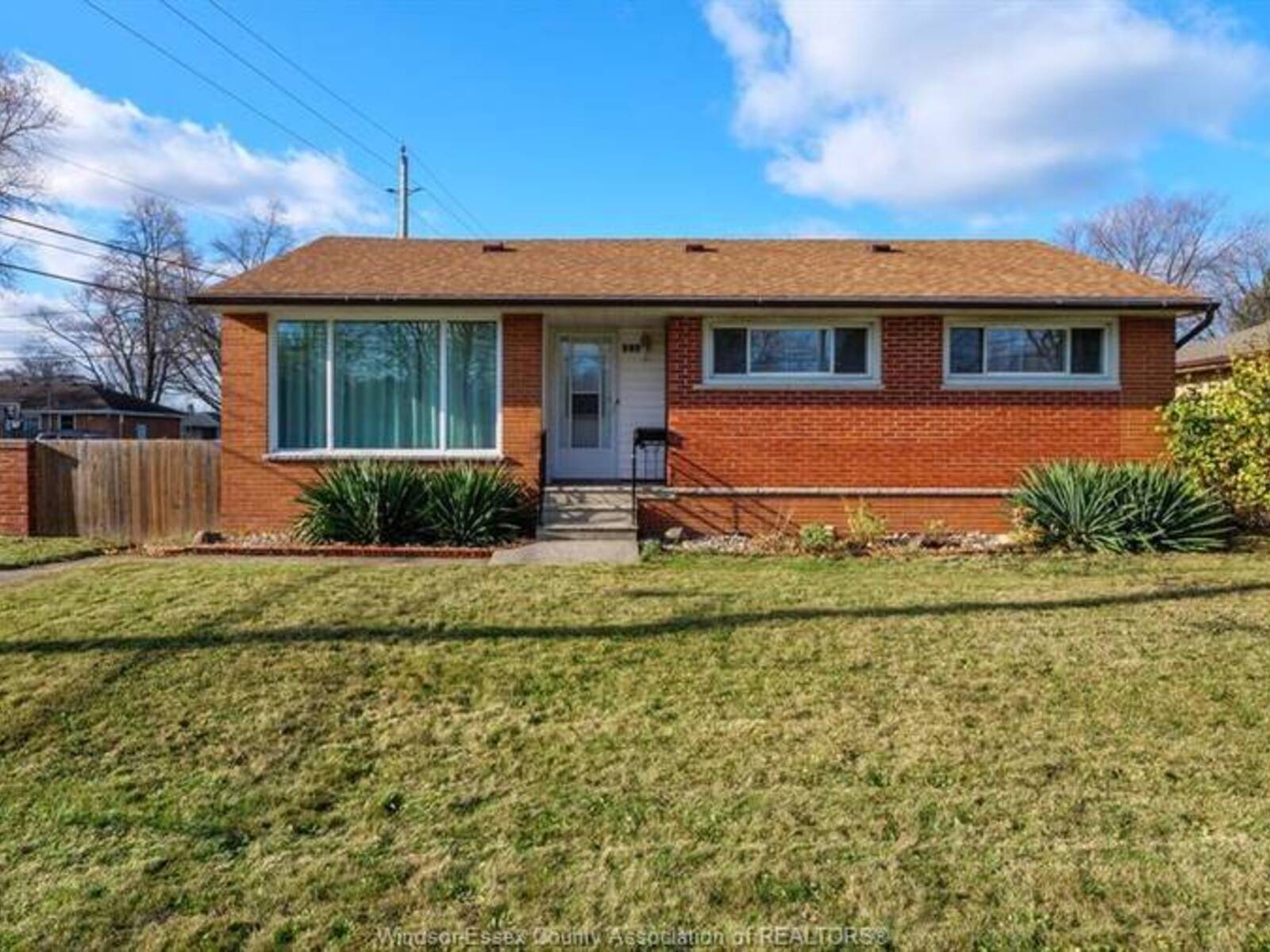 889 Riverdale, Windsor, Ontario N8S 4C2