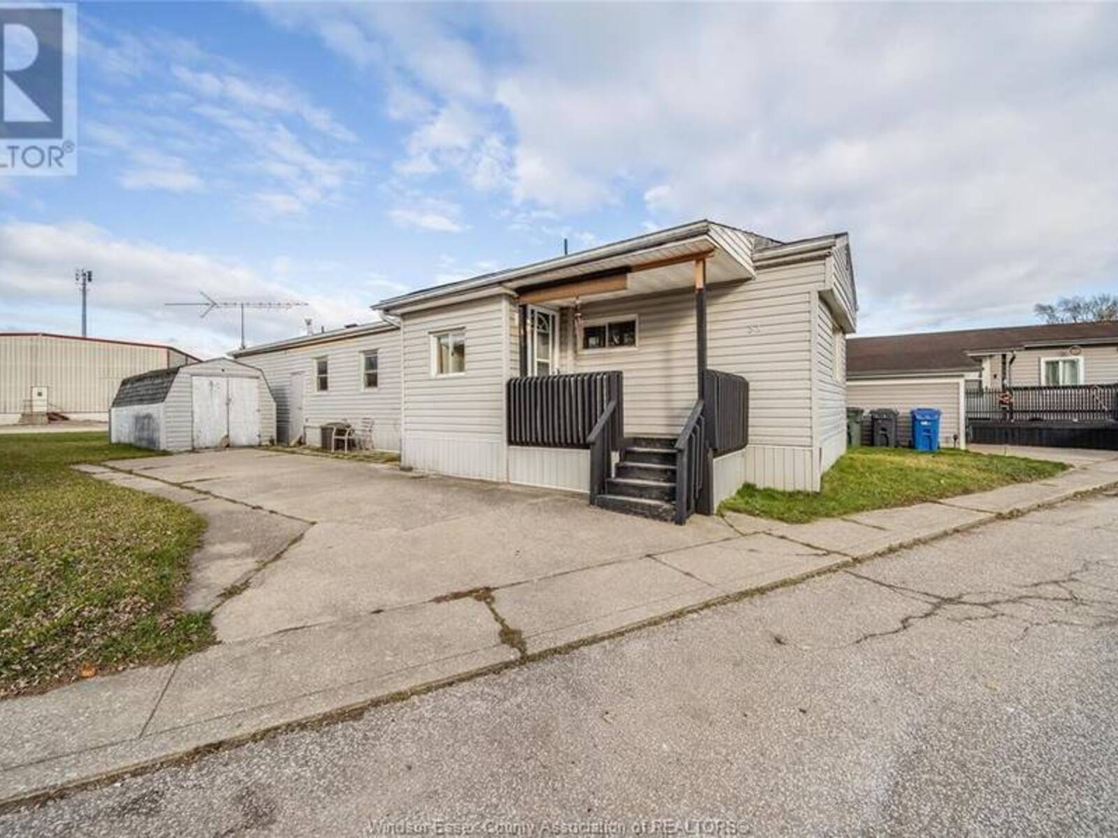 32 WILDER DRIVE North, Lakeshore, Ontario N8N 5S2