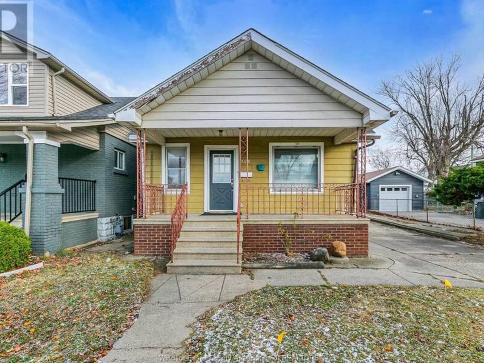 928 CURRY AVENUE, Windsor, Ontario N9B 2C5