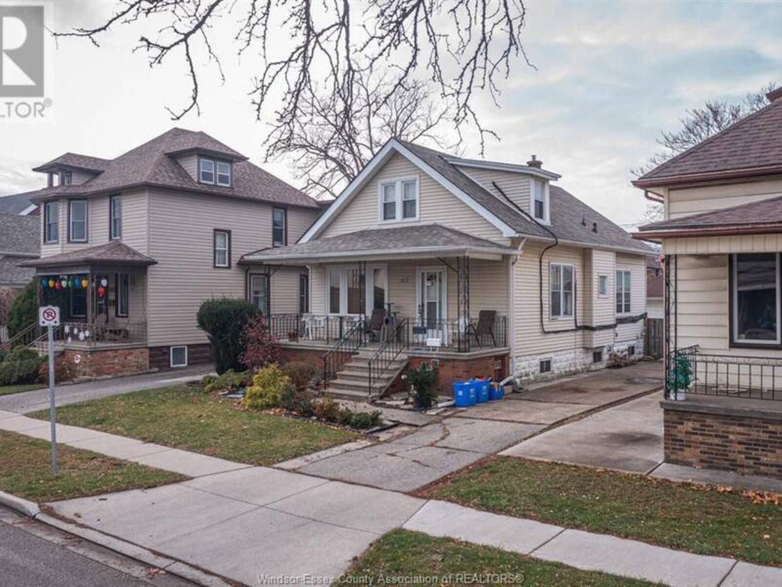 821 MARENTETTE AVENUE, Windsor, Ontario N9A 1Z7