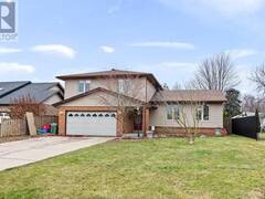 213 WEDGEWOOD Tecumseh Ontario, N8N 4J4