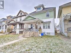 880 MOY AVENUE Windsor Ontario, N9A 2N8