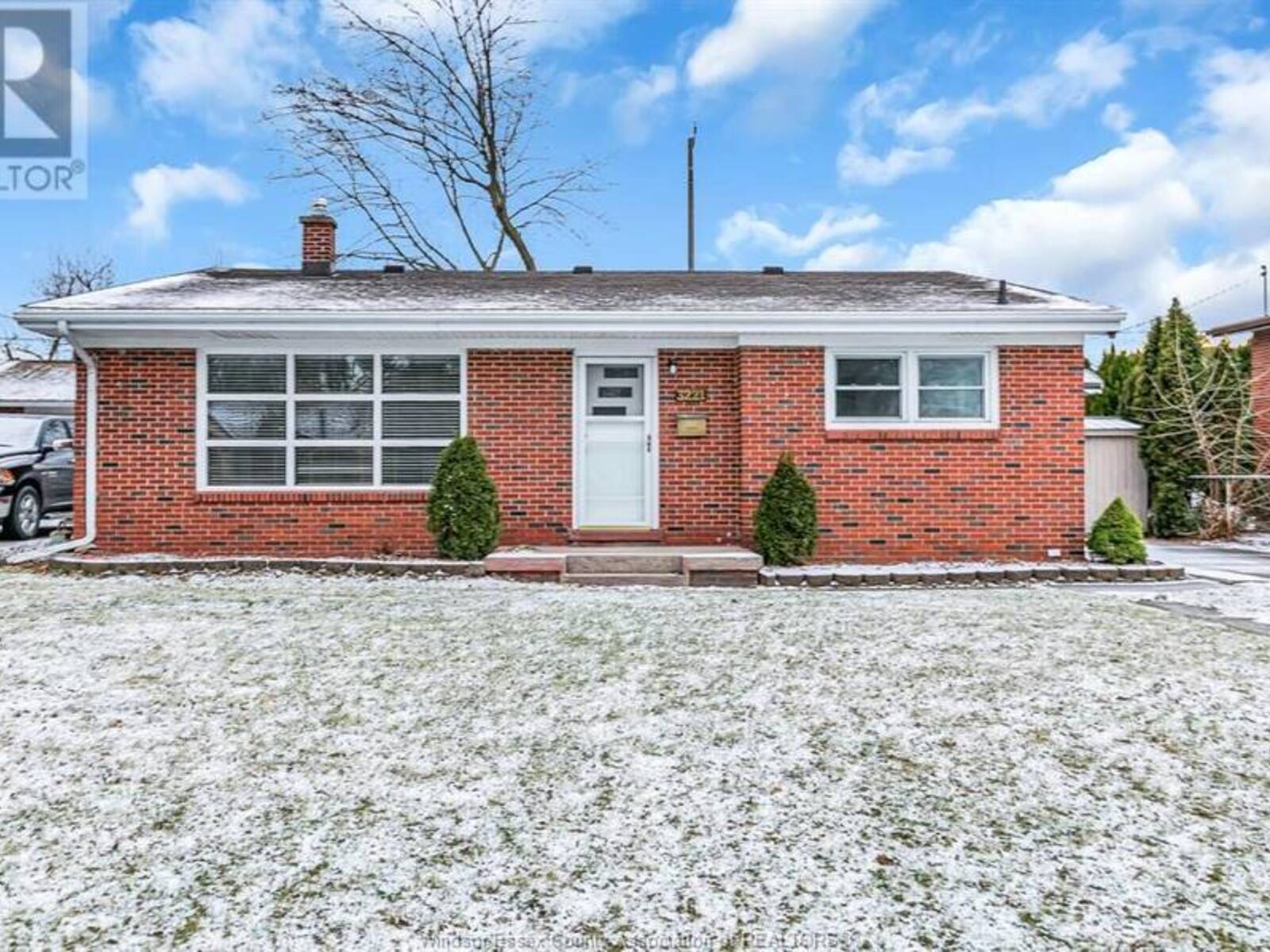 3221 MARK, Windsor, Ontario N9E 2X2