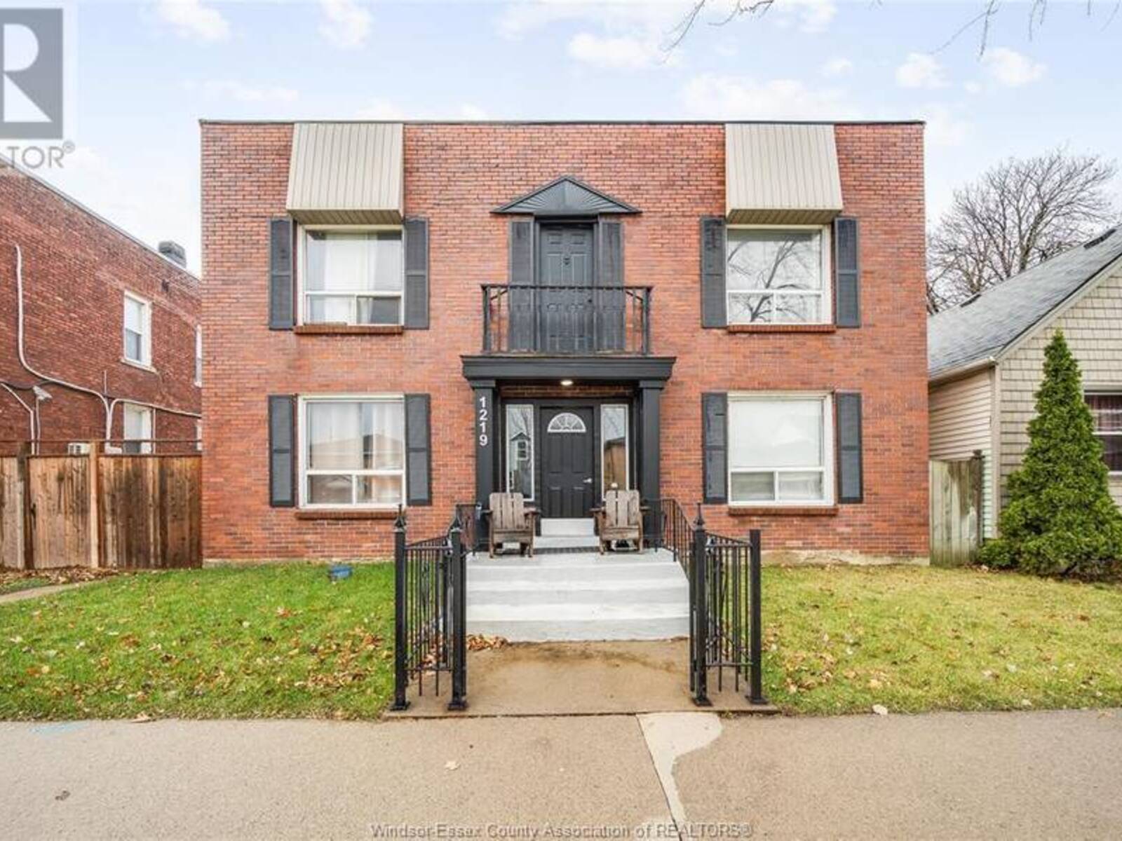 1219 MONMOUTH, Windsor, Ontario N8Y 3M2