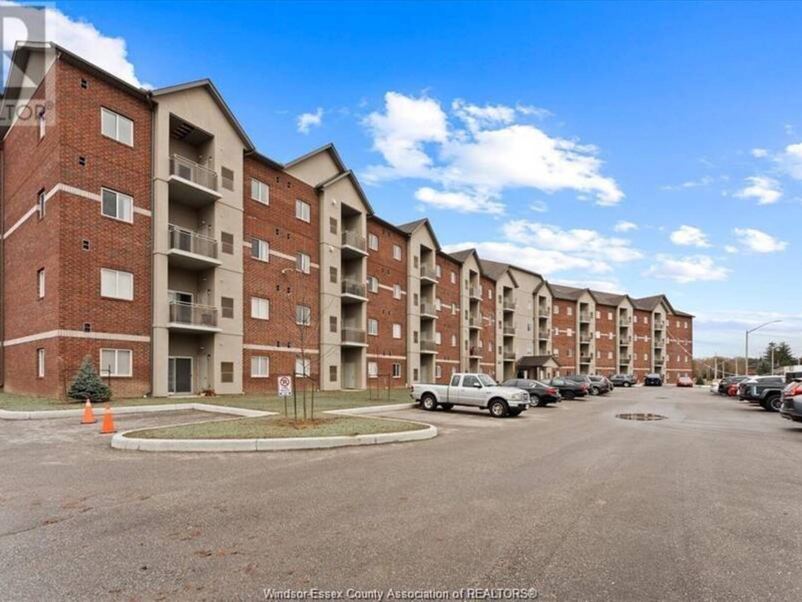 1888 WESTVIEW PARK BOULEVARD Unit# 412, LaSalle, Ontario N9H 0M1