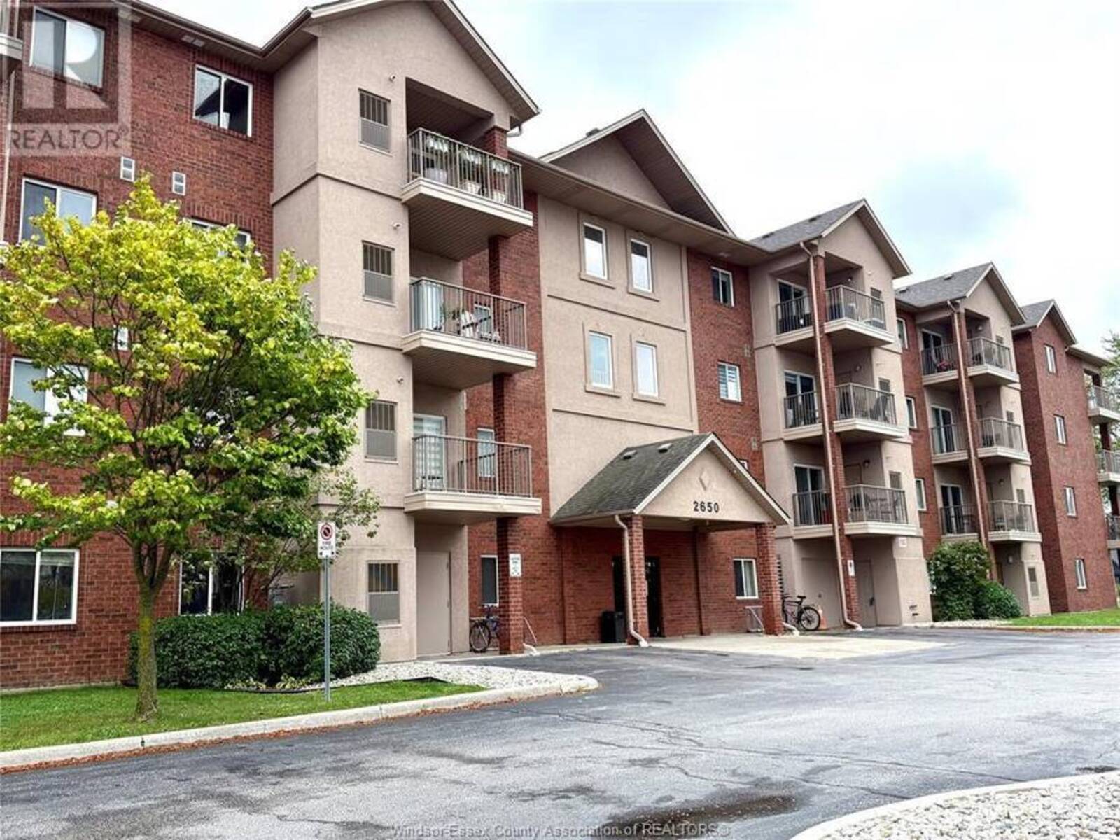 2650 SANDWICH W PARKWAY Unit# 304, LaSalle, Ontario N9H 0A7