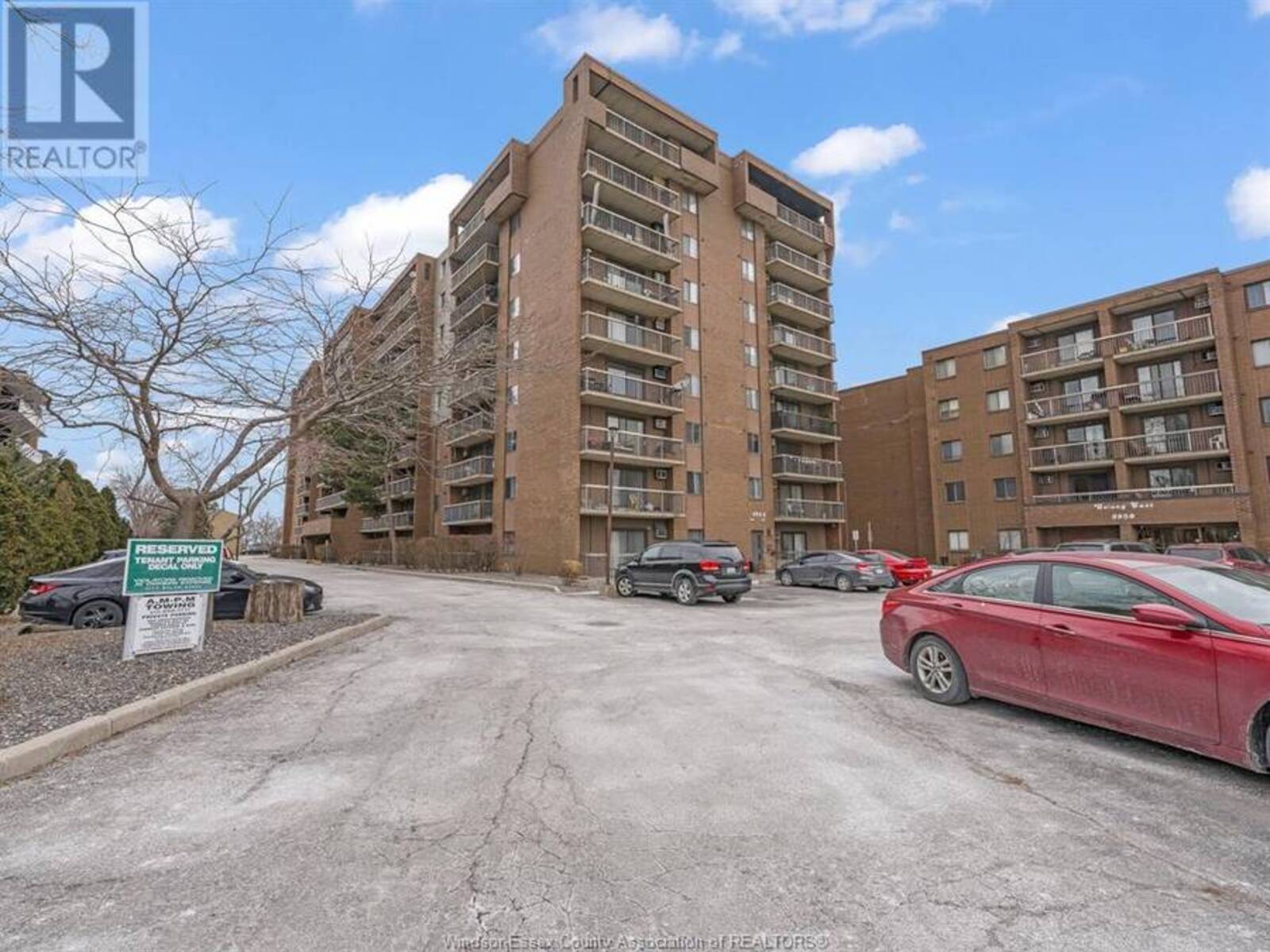 3936 WYANDOTTE STREET East Unit# 805, Windsor, Ontario N8Y 4V1