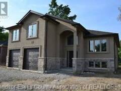 253 CHARLES Essex Ontario, N8M 3E9