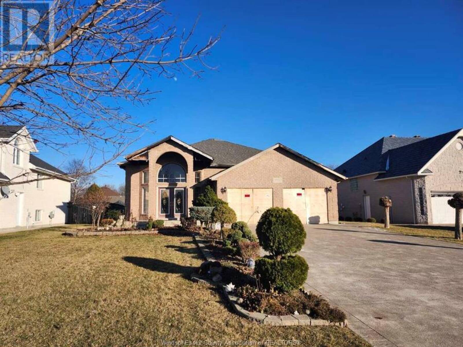 1930 CORBI LANE, Tecumseh, Ontario N8N 5C8