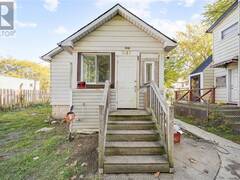 1016 HICKORY Windsor Ontario, N8Y 3S1