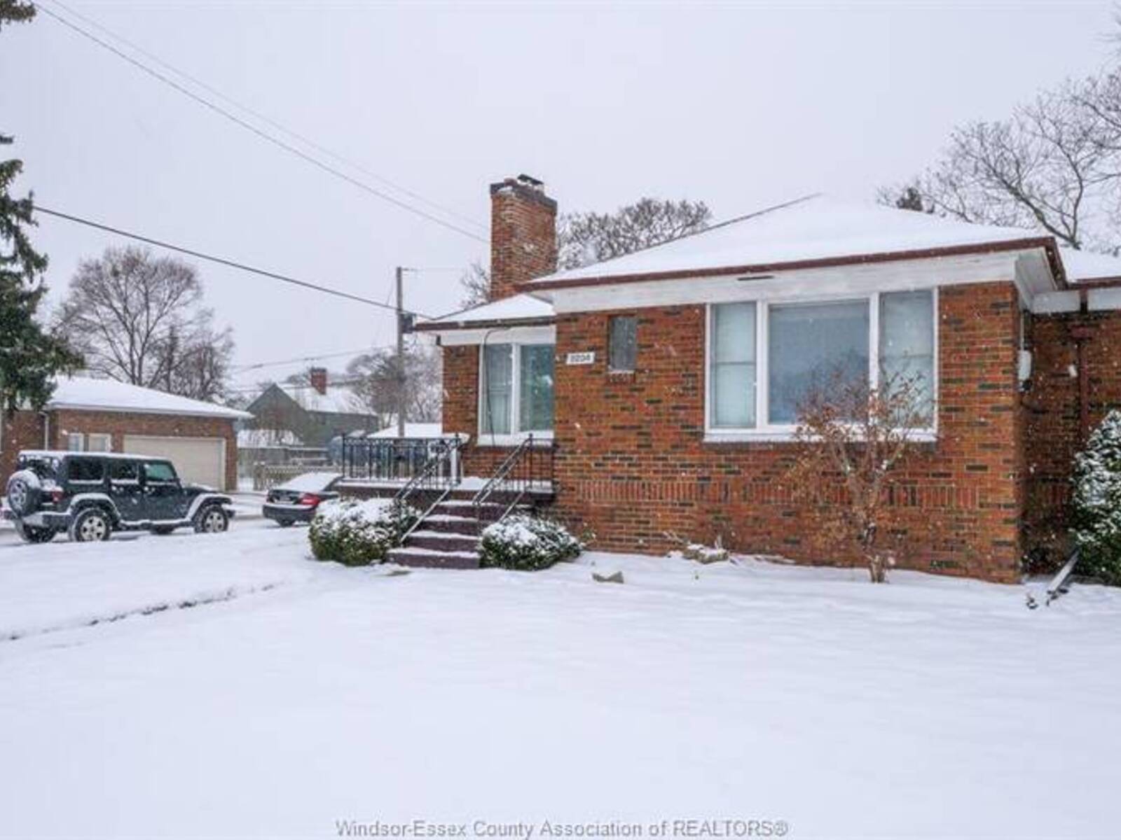 2204 GLADSTONE AVENUE, Windsor, Ontario N8W 2N7