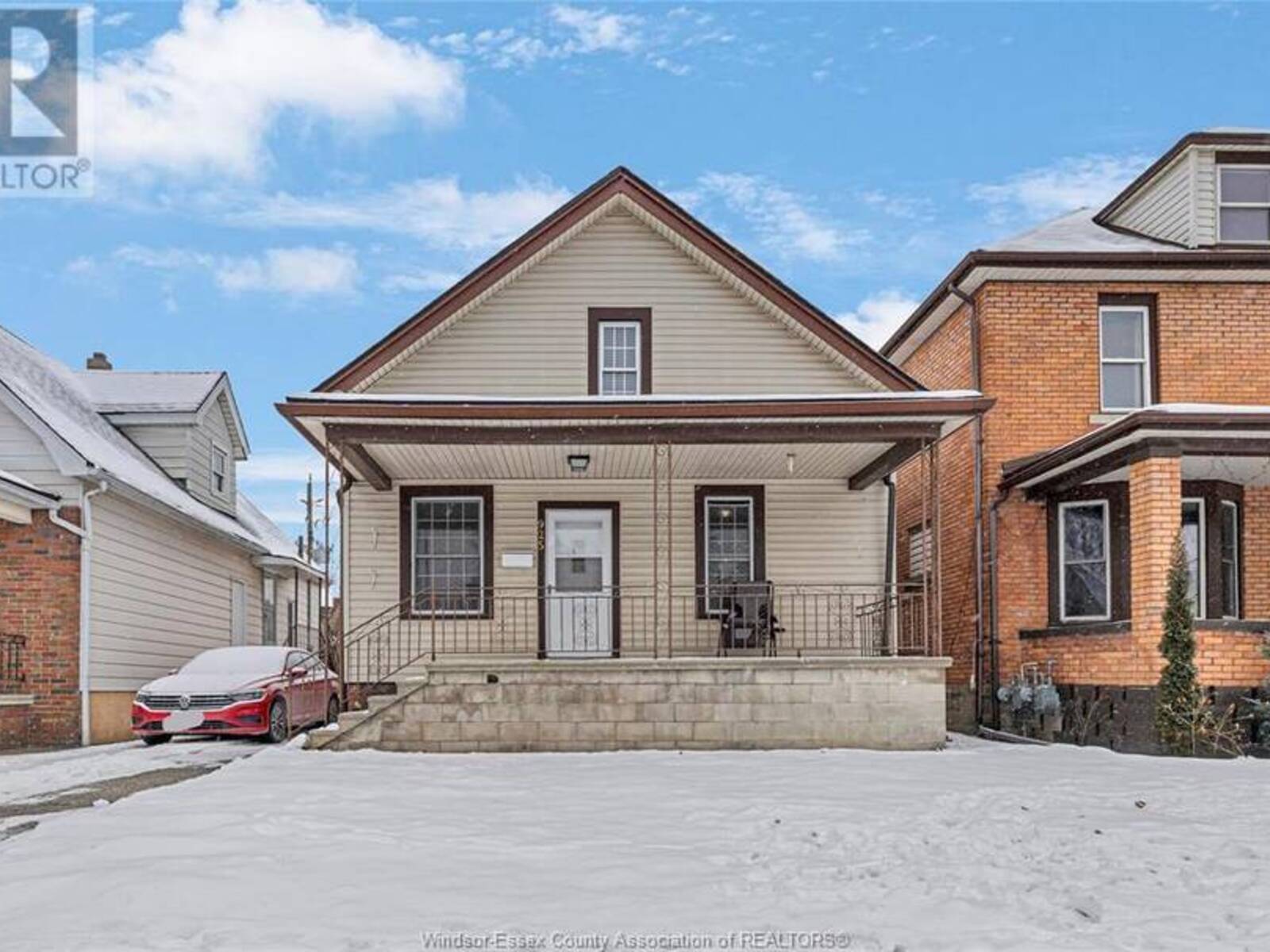 925 PIERRE, Windsor, Ontario N9A 2K8