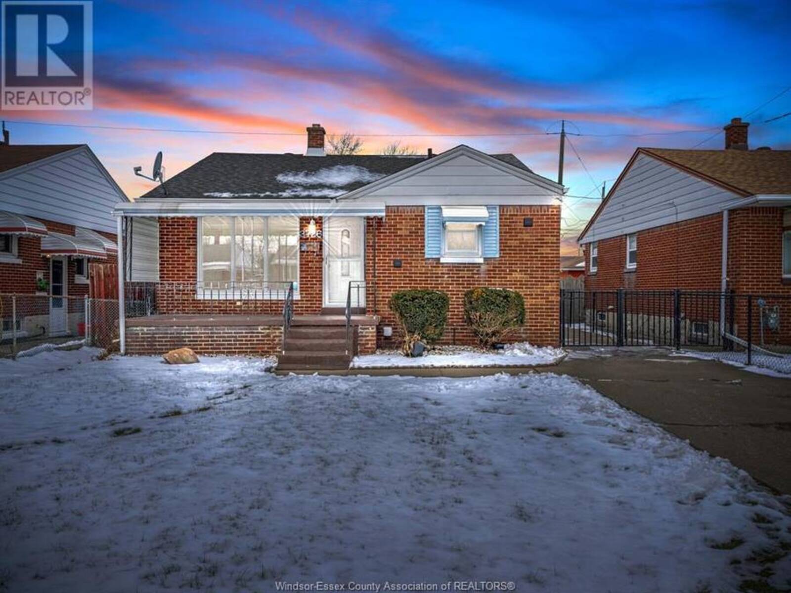 3726 MYRTLE, Windsor, Ontario N9C 2C9