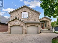 4192 ROSELAND DRIVE West Windsor Ontario, N9G 1Z9