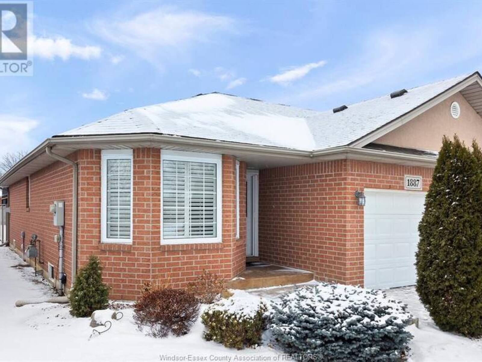 1887 CHATEAU AVENUE, Windsor, Ontario N8P 1M6