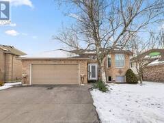 2285 MARIO Windsor Ontario, N9E 4N1