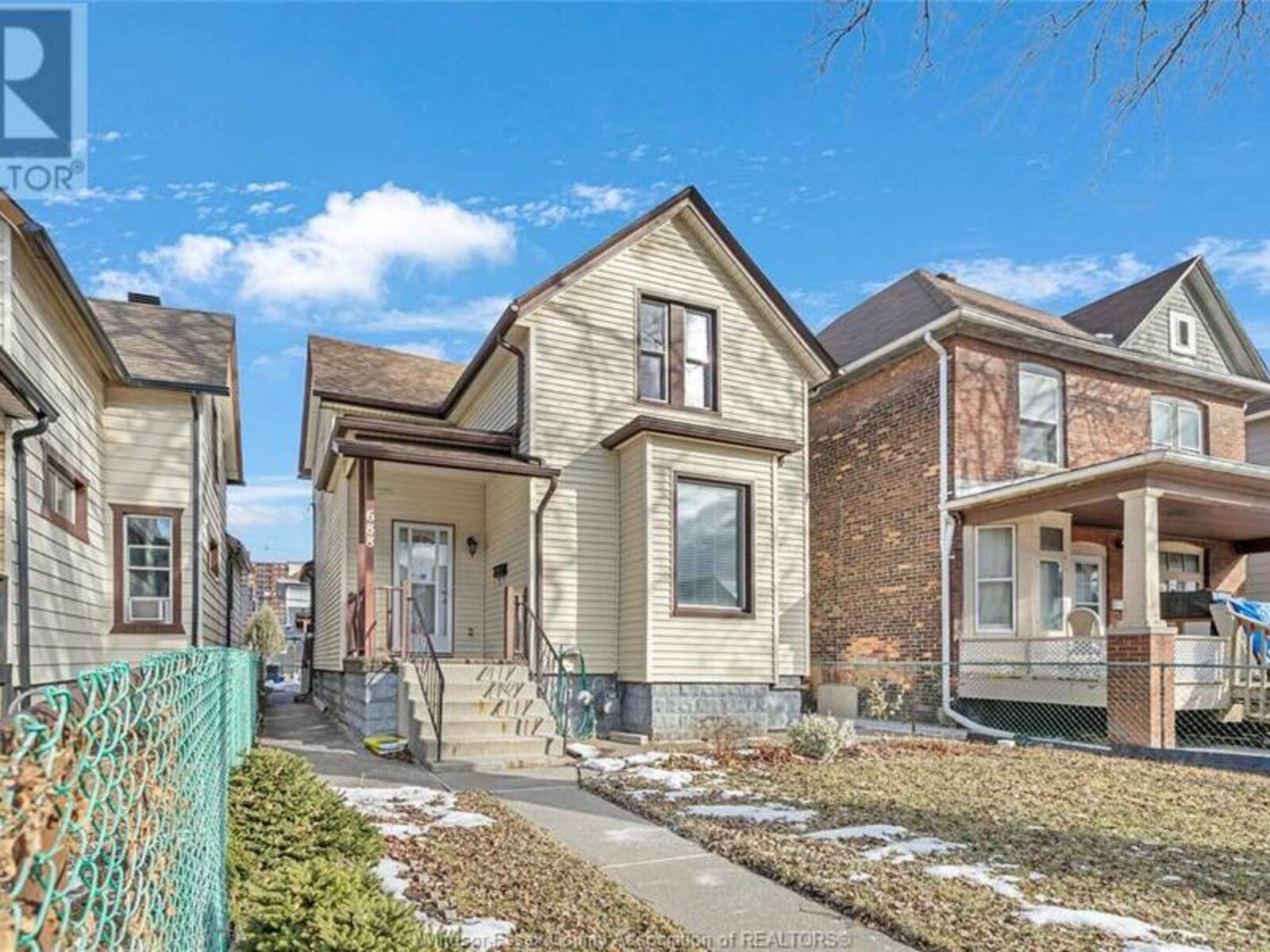 688 DOUGALL, Windsor, Ontario N9A 4P8