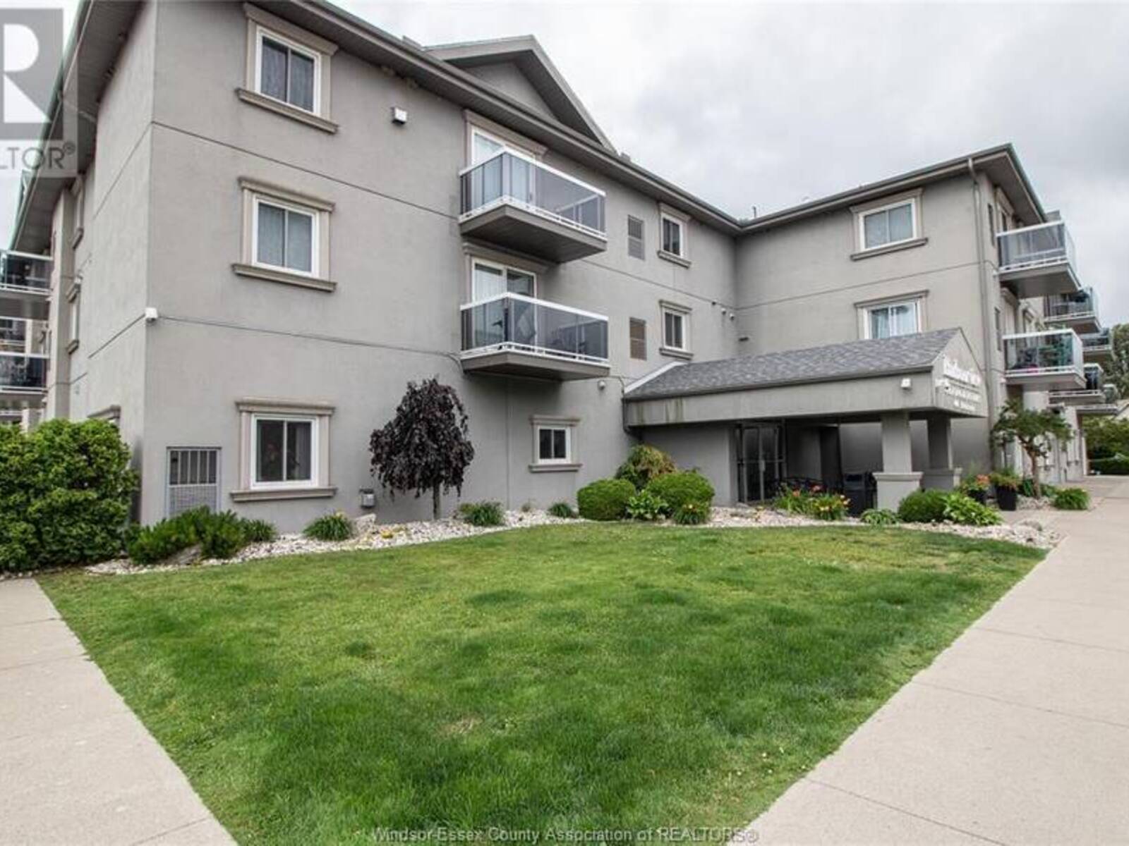 44 ROBSON ROAD Unit# 304, Leamington, Ontario N8H 5E4