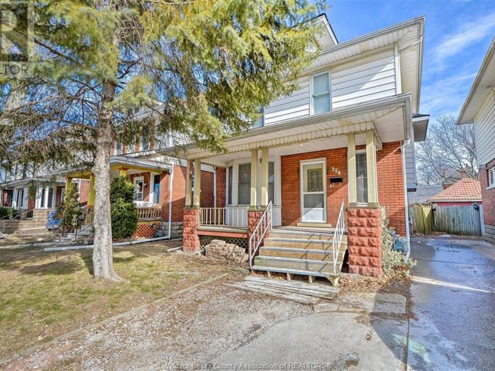 228 ELM, Windsor, Ontario N9A 5G8