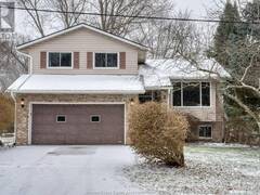 888 BAYVIEW AVENUE Kingsville Ontario, N9Y 2M3