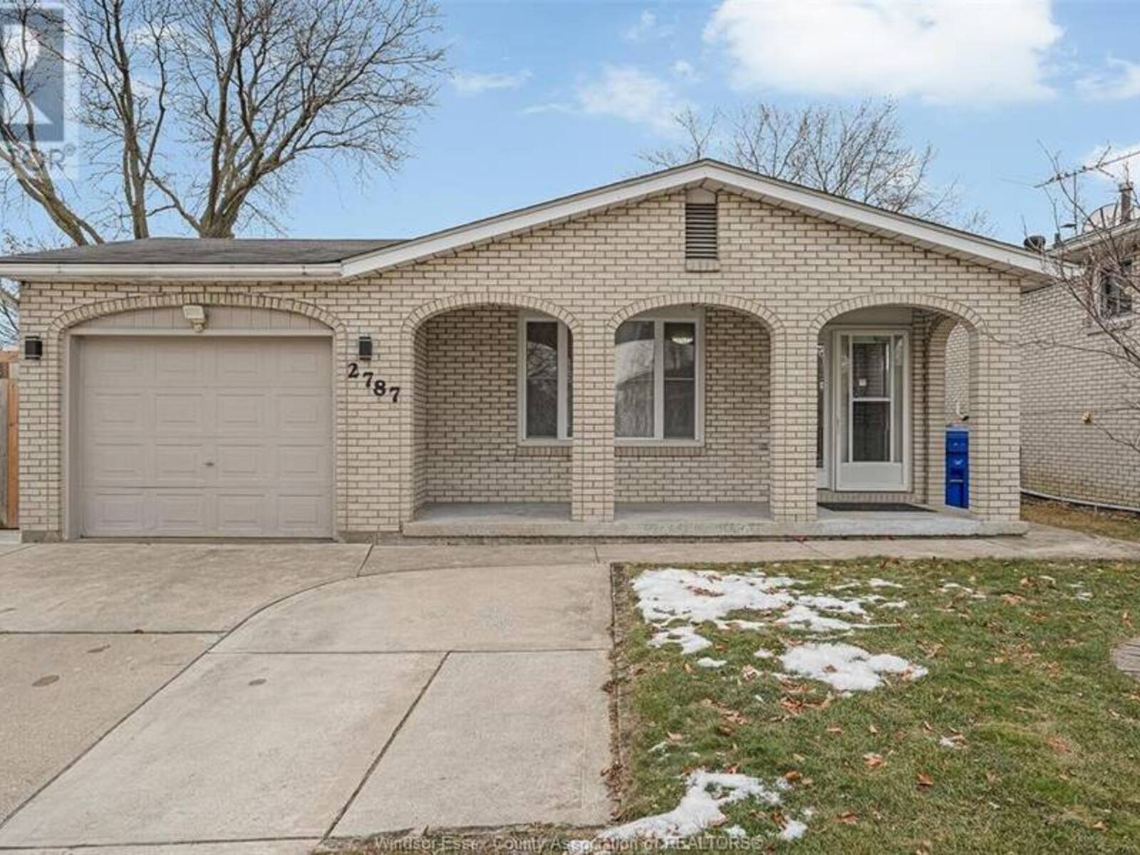 2787 BRAMLEY CRESCENT, Windsor, Ontario N8W 4X2