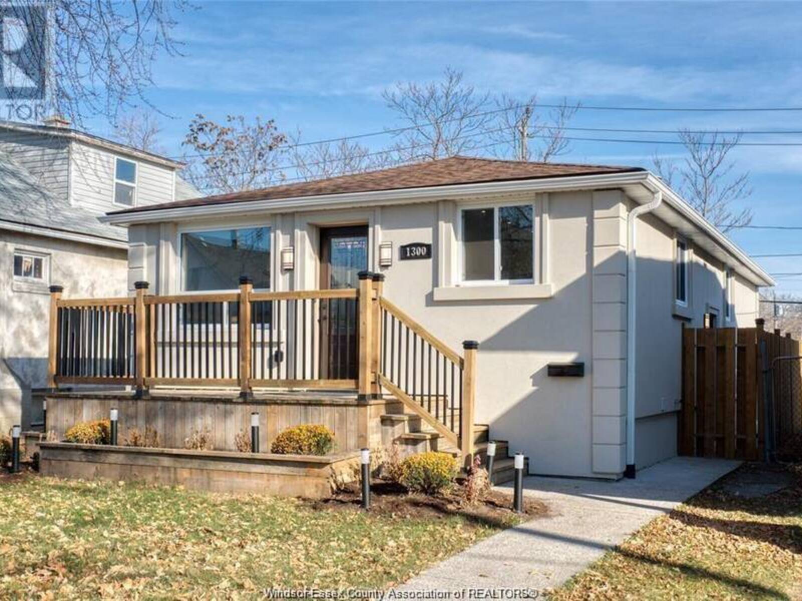 1300 LAURENDEAU, Windsor, Ontario N8Y 4B5