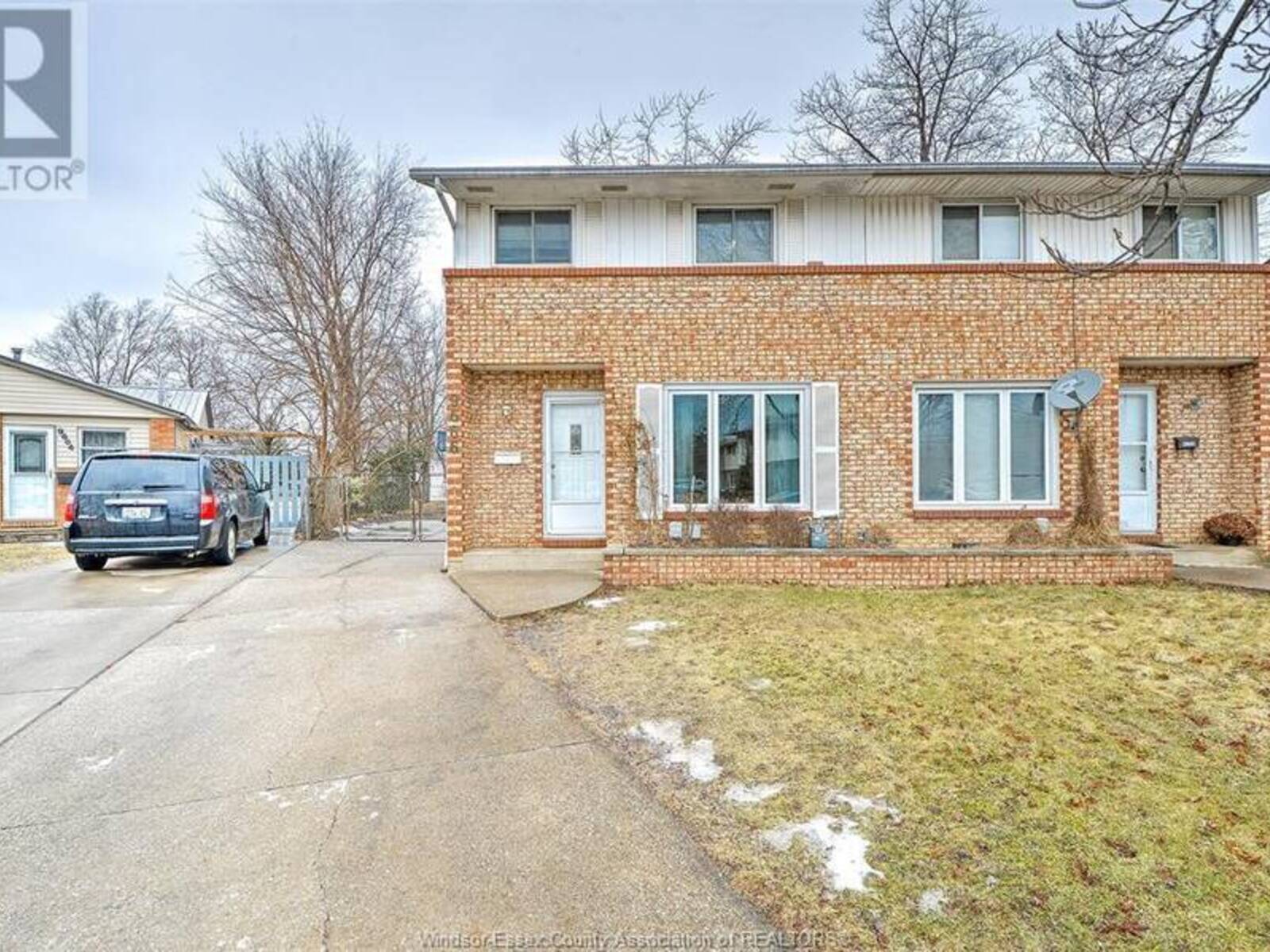 9666 MELVILLE, Windsor, Ontario N9R 1B3