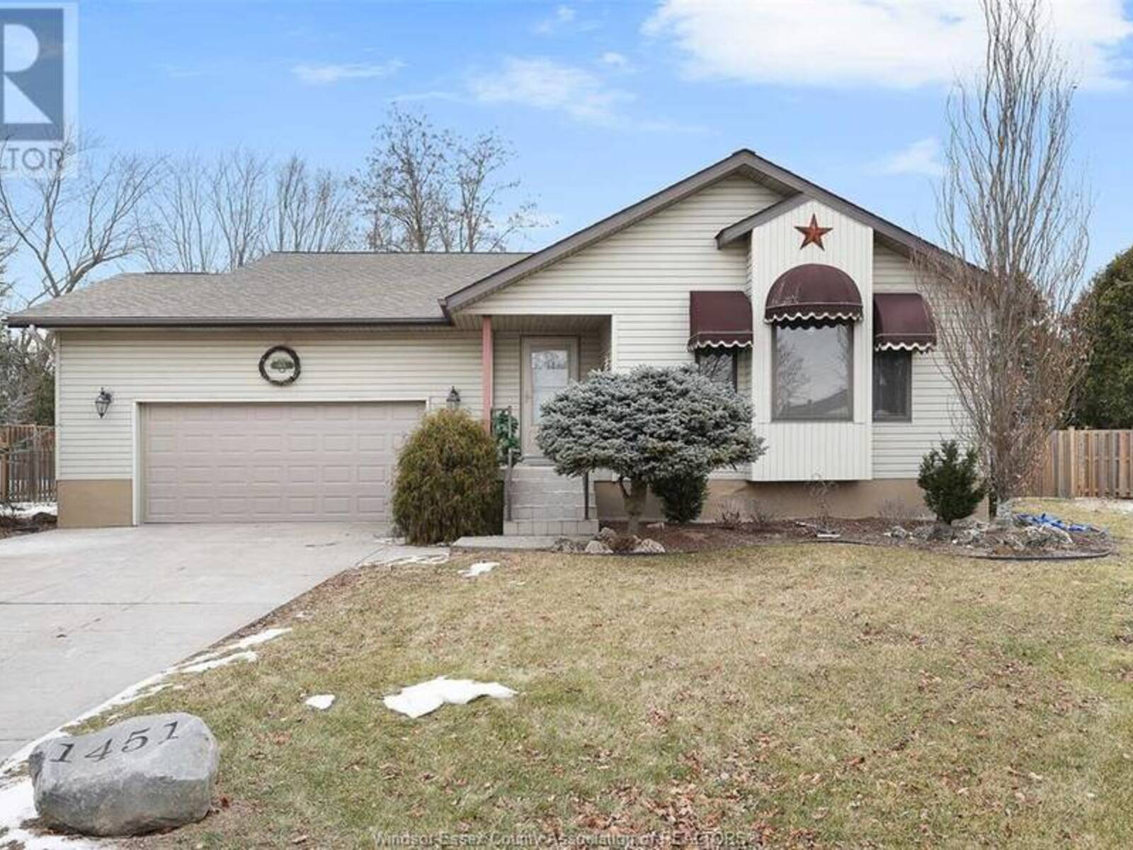 1451 SUGARWOOD CRESCENT, LaSalle, Ontario N9H 2H3