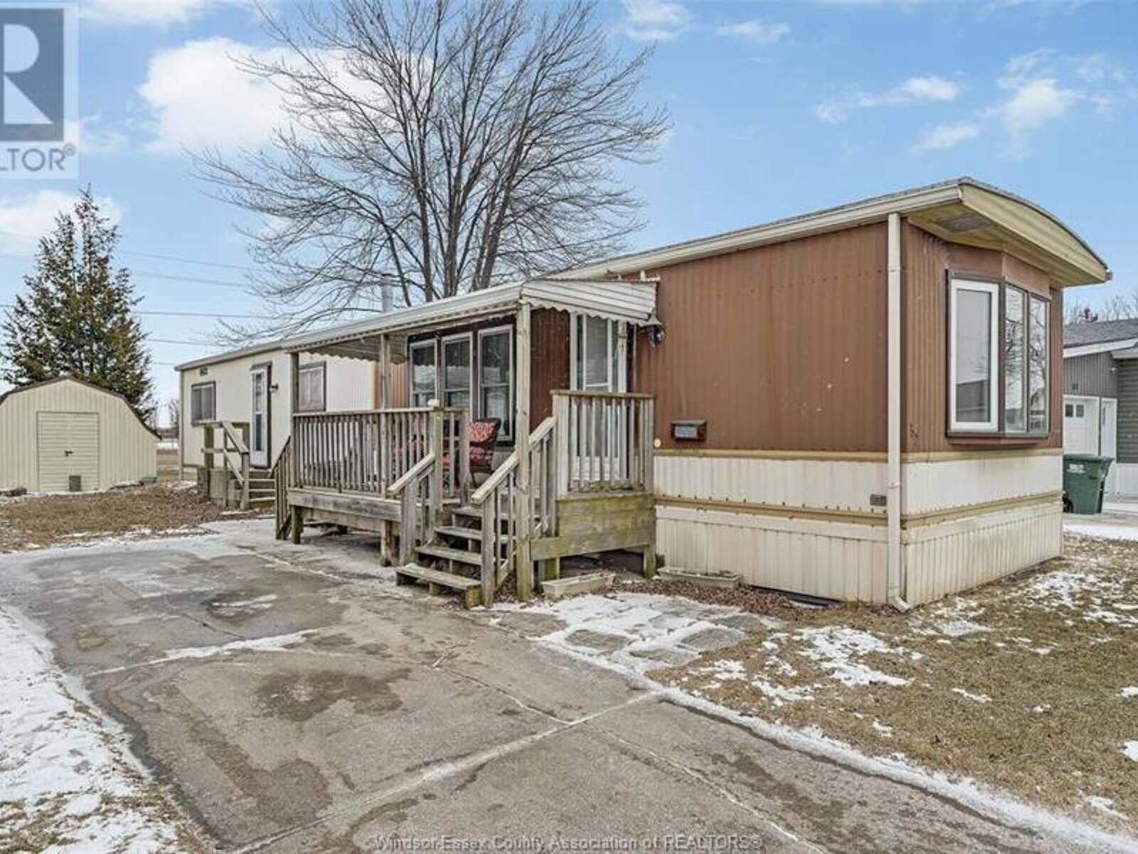 52 MIRIAM COURT, Essex, Ontario N8M 1Z4