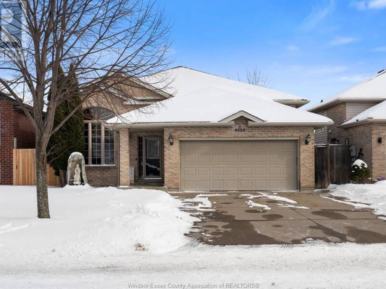 4652 HELSINKI CRESCENT, Windsor, Ontario N9G 3G2