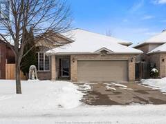 4652 HELSINKI CRESCENT Windsor Ontario, N9G 3G2