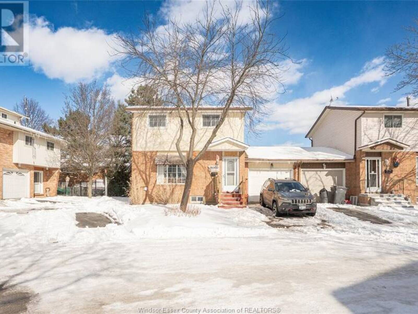 8060 MOLNAR CRESCENT, Windsor, Ontario N8R 2A5