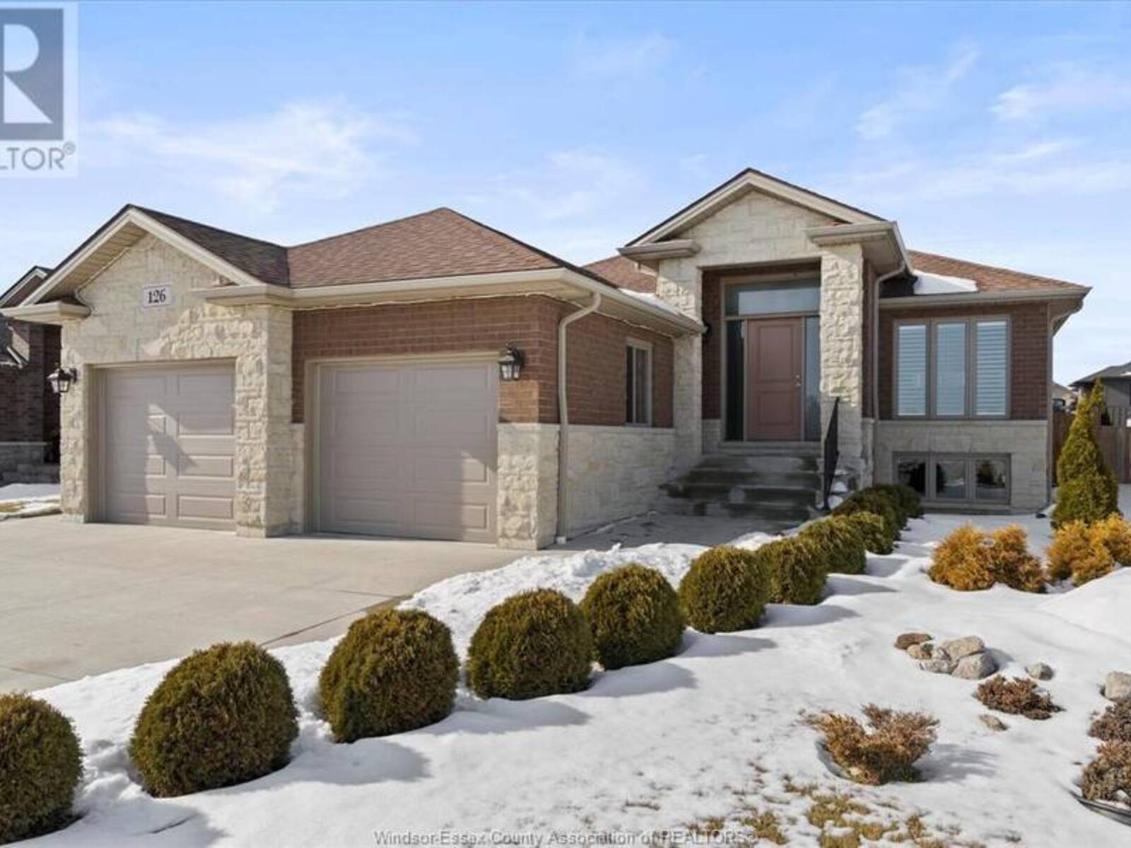 126 GOLFVIEW DRIVE, Kingsville, Ontario N9Y 0E4