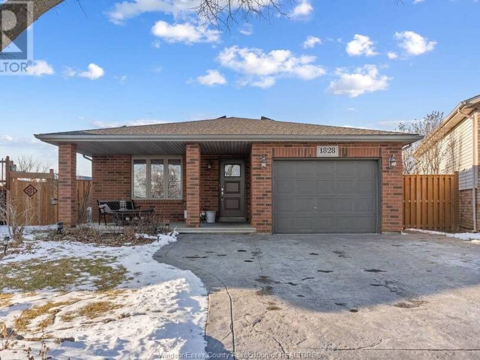 1828 VICKY CIRCLE, Windsor, Ontario N8W 5P6