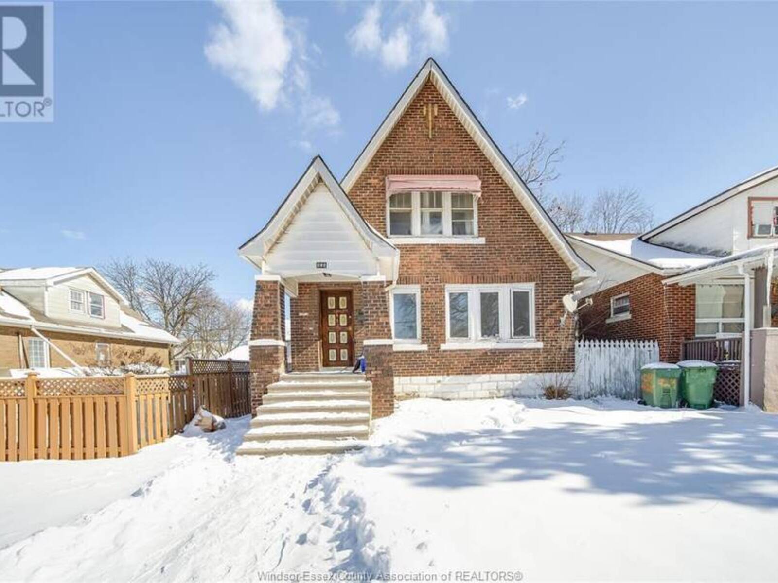 916 FELIX AVENUE, Windsor, Ontario N9C 3L3