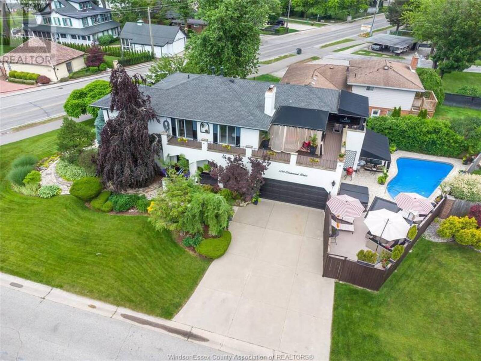 100 CENTENNIAL DRIVE, Tecumseh, Ontario N8N 2N6