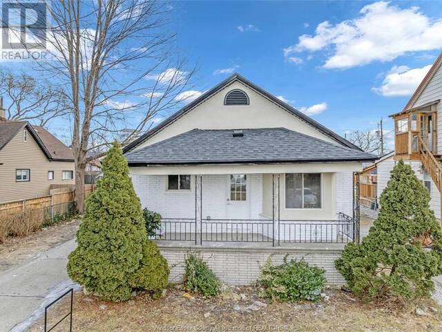 847 CHATHAM STREET Windsor Ontario, N9A 2X8 - 4 Bedrooms Home For Sale