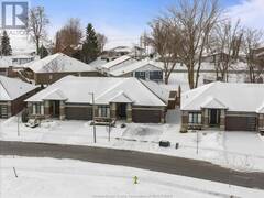 27 Tanglewood Drive East Leamington Ontario, N8H 0C8