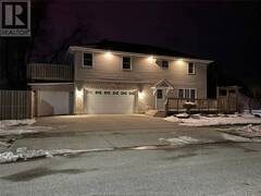 31 Whitwam AVENUE Leamington Ontario, N8H 2P5