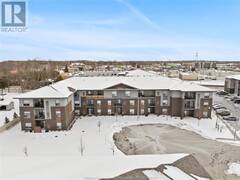 5840 NEWMAN Unit# 320 LaSalle Ontario, N9J 0E3