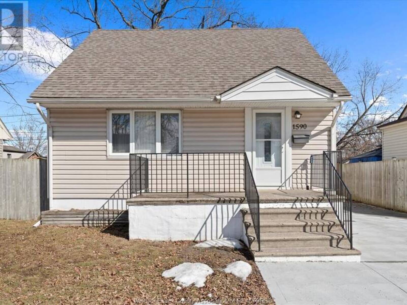 1590 Labadie, Windsor, Ontario N8Y 4H4