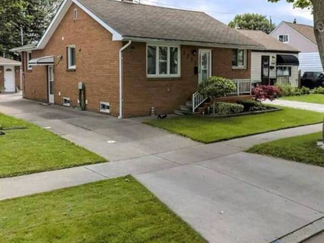 2222 FOREST AVENUE Windsor Ontario, N8W 2G6 - 3 Bedrooms Home For Sale