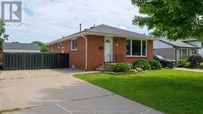 5056 COLBOURNE DRIVE | Windsor Ontario | Slide Image One