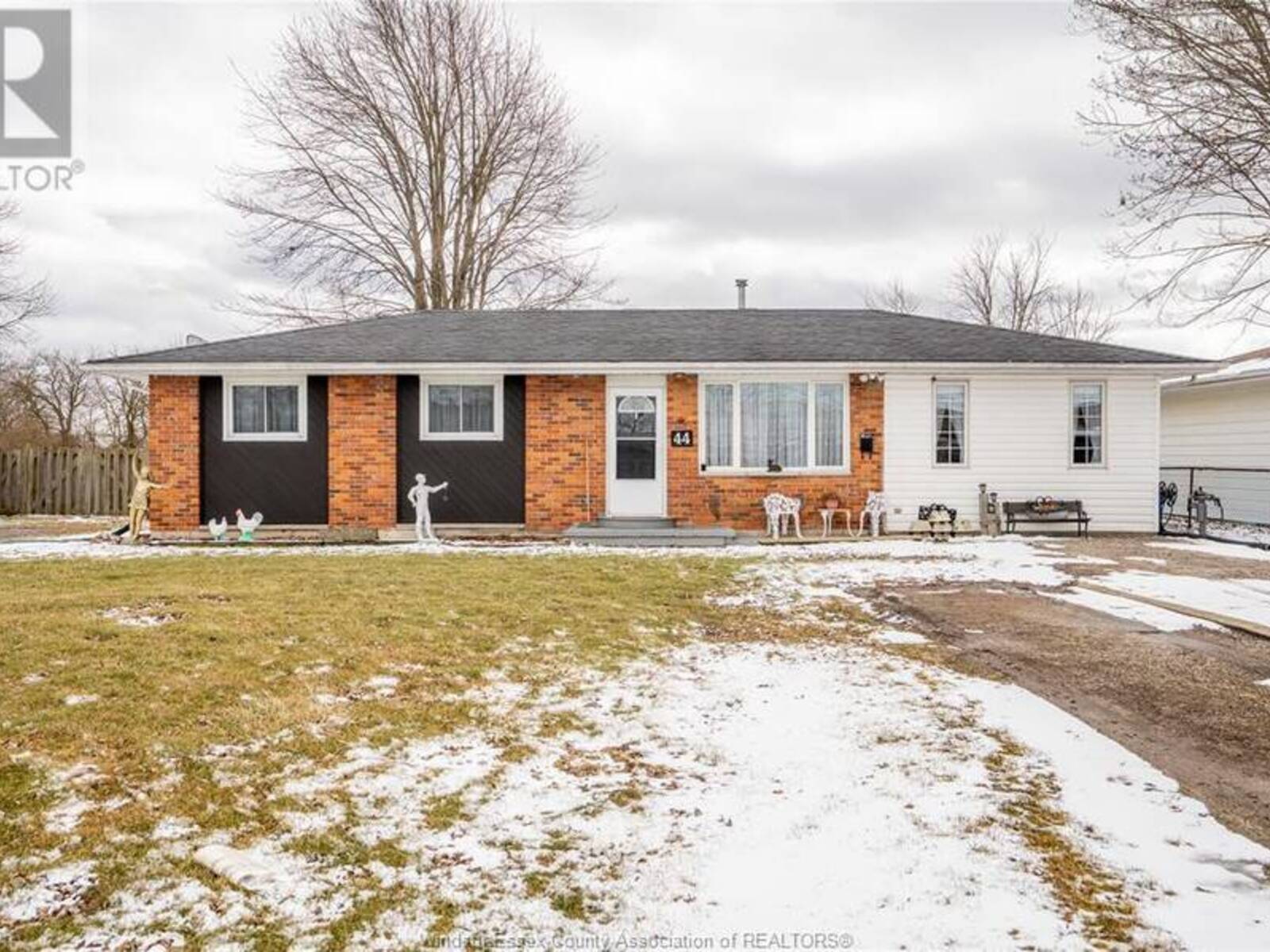 44 Irwin STREET, Wallaceburg, Ontario N8A 4S1