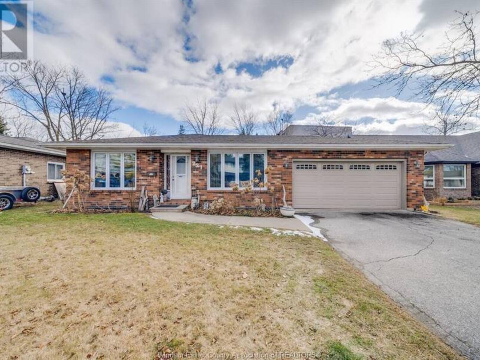 221 APPLEWOOD, Kingsville, Ontario N9Y 3N9