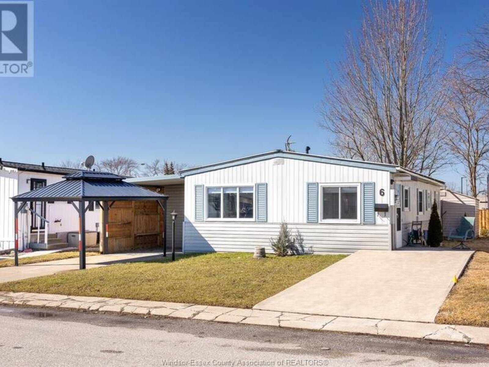 6 MALDEN HILL, Amherstburg, Ontario N9V 3E1