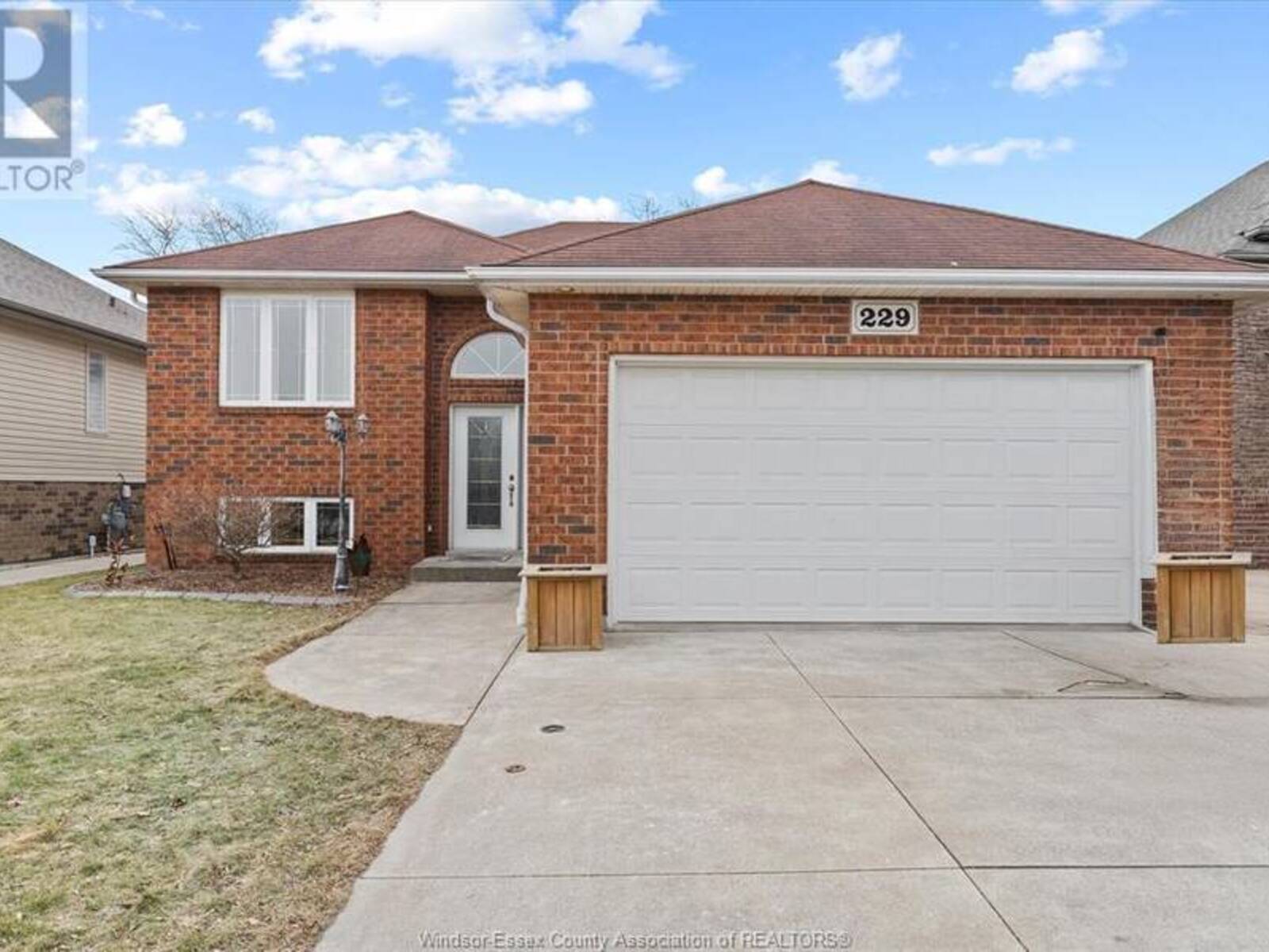 229 Branton CRESCENT, Windsor, Ontario N9K 1G1