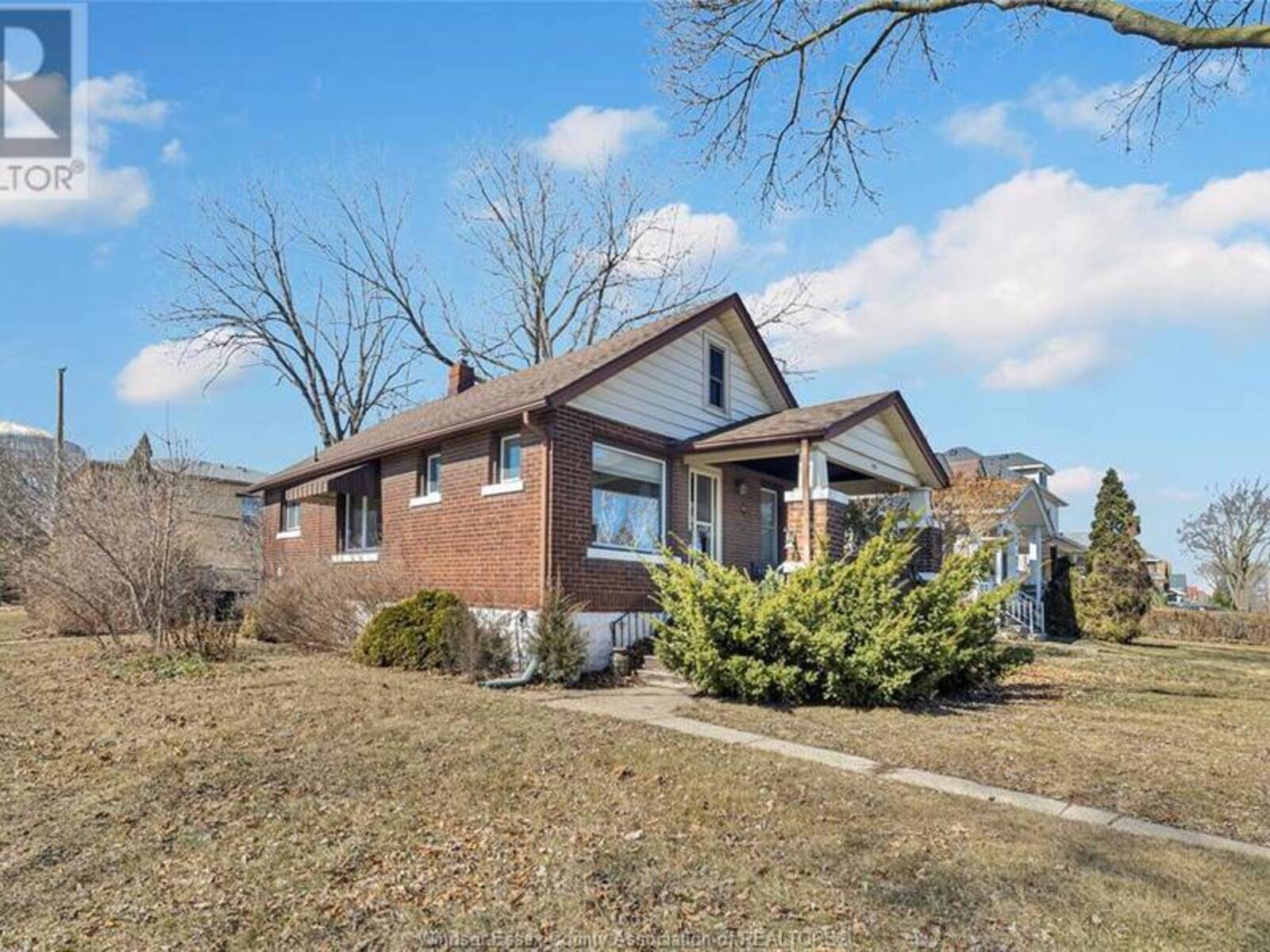 1597 HALL, Windsor, Ontario N8X 4R9